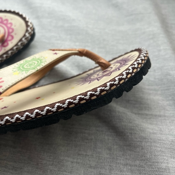 Women's Calceo Colorful Sun Bohemian Vegan Turkish Flip Flops, Size 37/6.5 - Picture 3 of 8